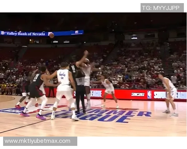 开拓者备战国王赛从混音队召回杨瀚森和吕佩尔助阵