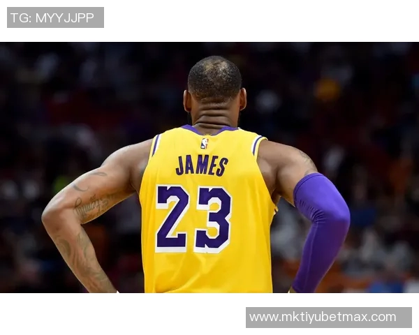 快船新秀尼德豪泽球衣背面姓氏创纪录多达18个字符引发热议